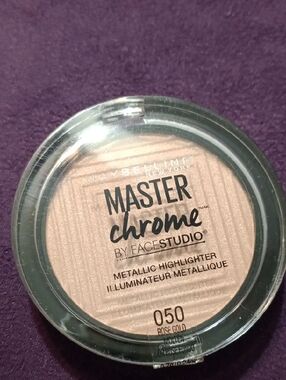 Maybelline Master Chrome Metallic Highlighter - Rose Gold